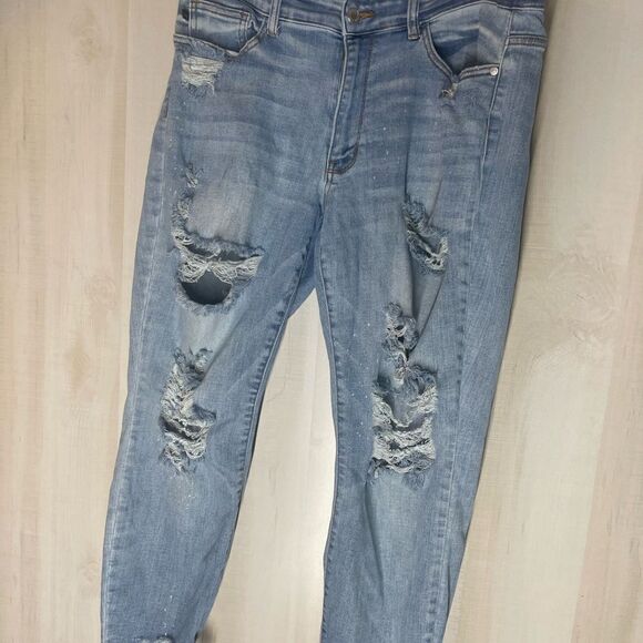 Judy Blue distressed light wash jeans frayed hem, size 14w - Picture 2 of 16